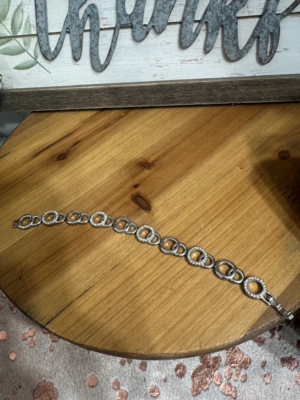 Fashion Jewelry Silver Circle Link Bracelet with Crystal Accents